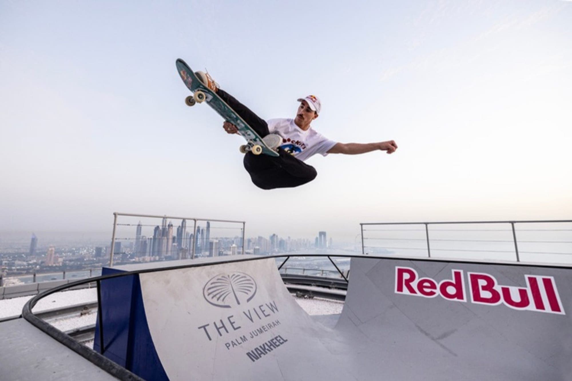 Danny León en el Red Bull Skate the View de Dubái